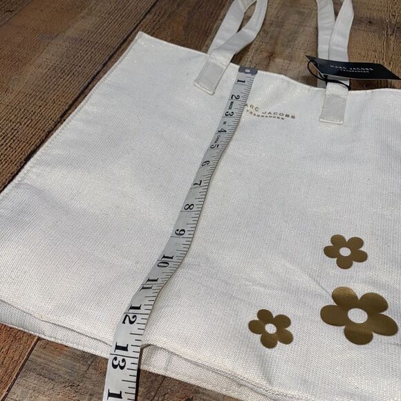 Marc Jacobs Tote Bag Fragrance Bag Off White with Gold Flowers Nwt - Picture 3 of 9